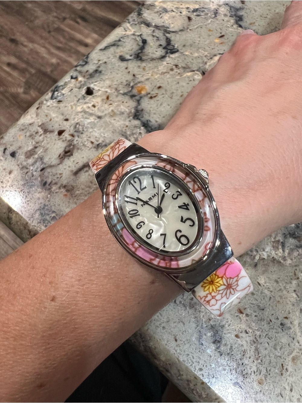 Vintage 90’s Y2K Floral Pink Analog Fashion Watch